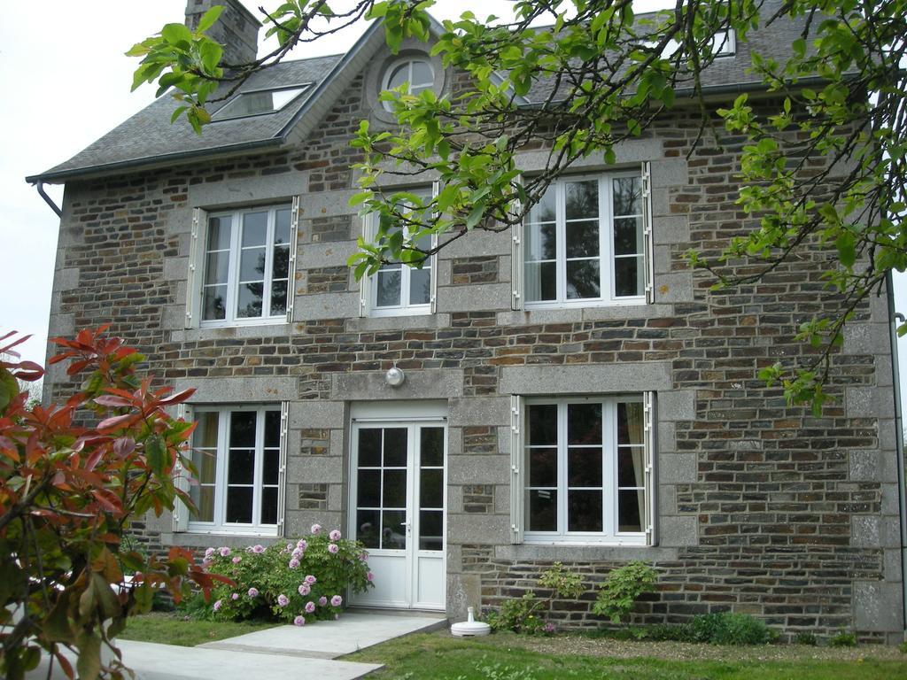 St Michel Villa Vains Bagian luar foto