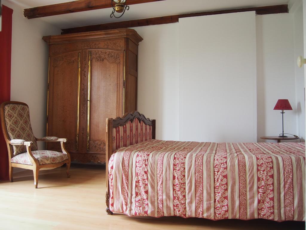 St Michel Villa Vains Bagian luar foto